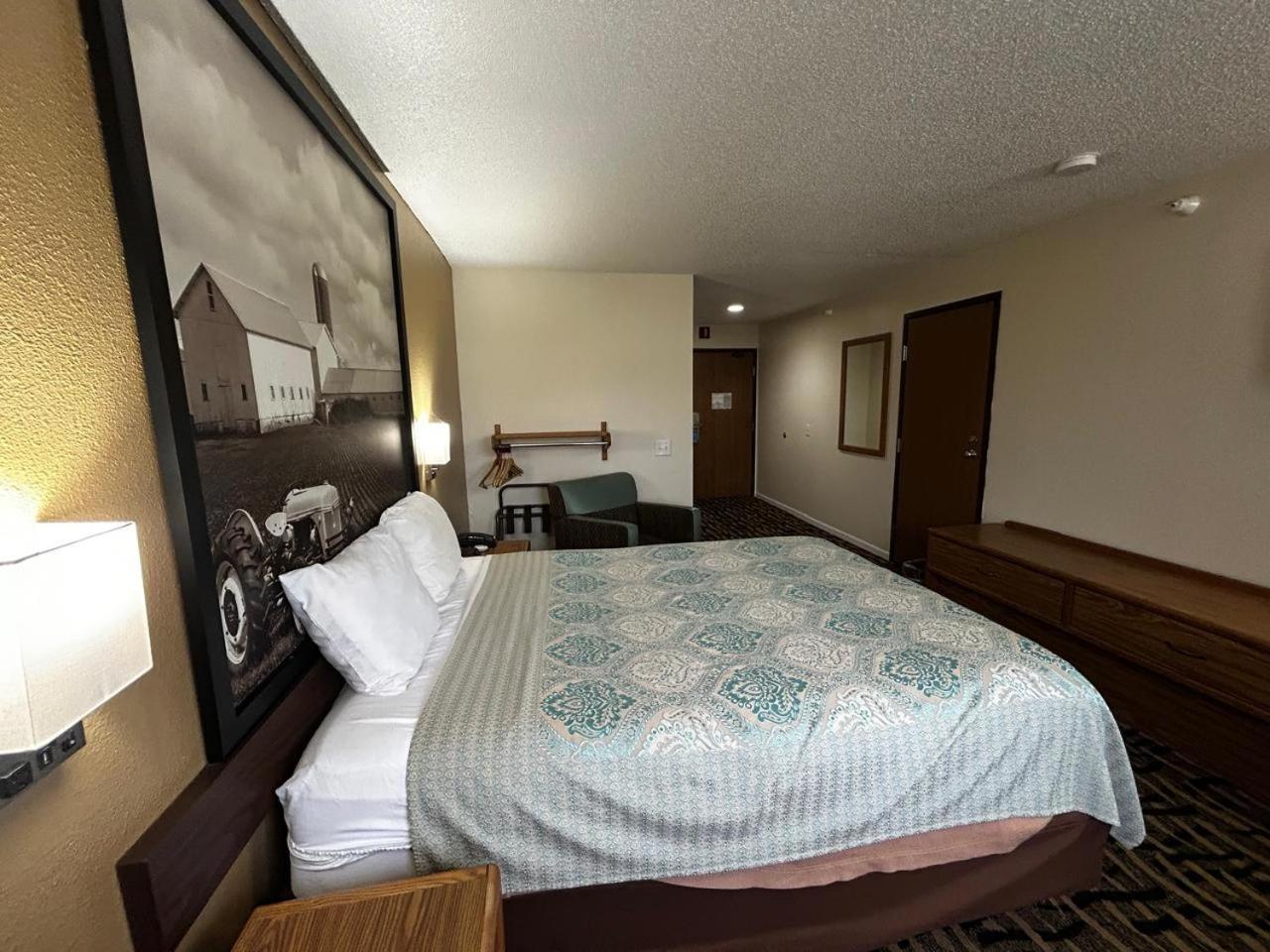 Oyo West Point Inn エクステリア 写真