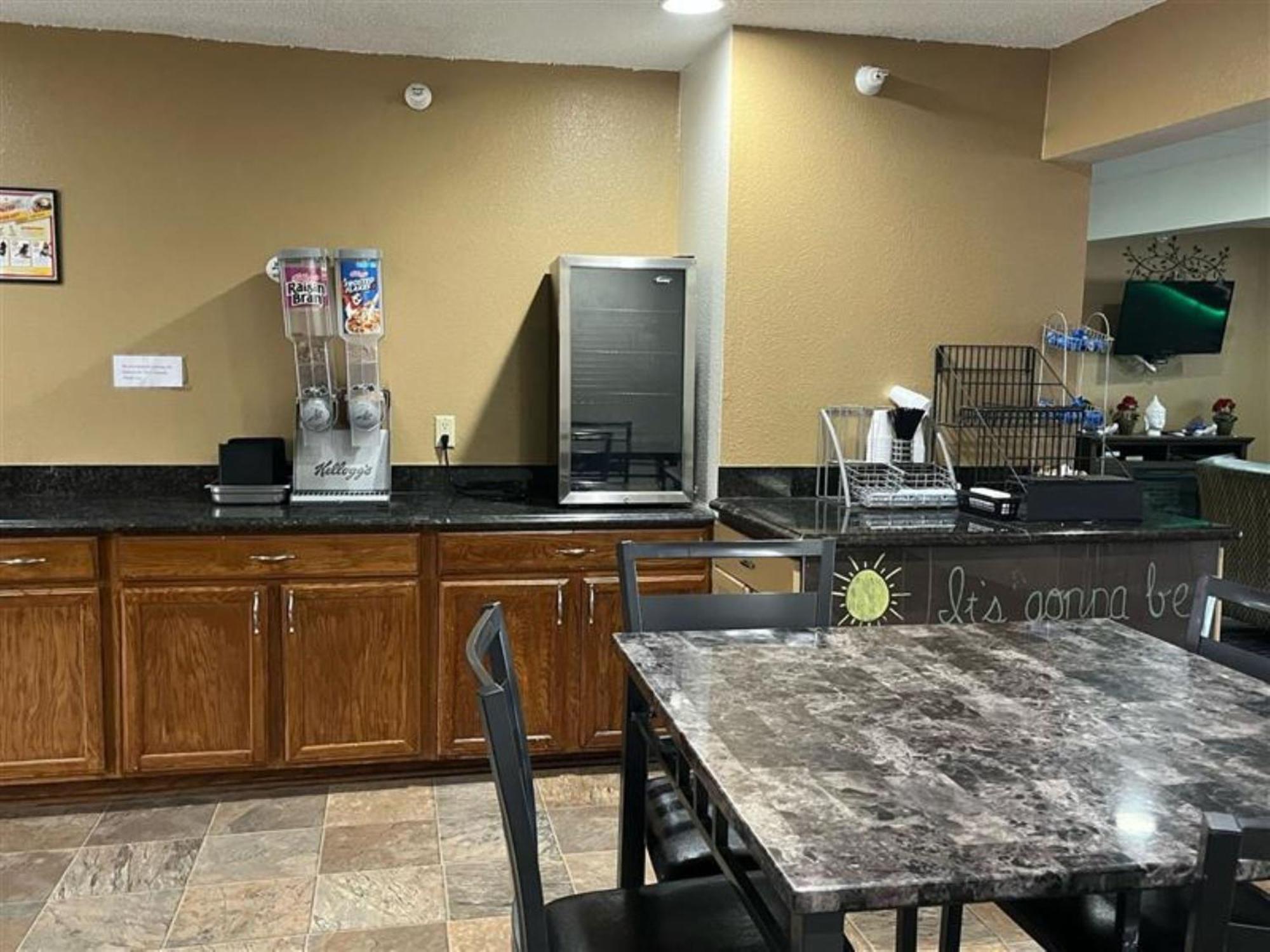 Oyo West Point Inn エクステリア 写真